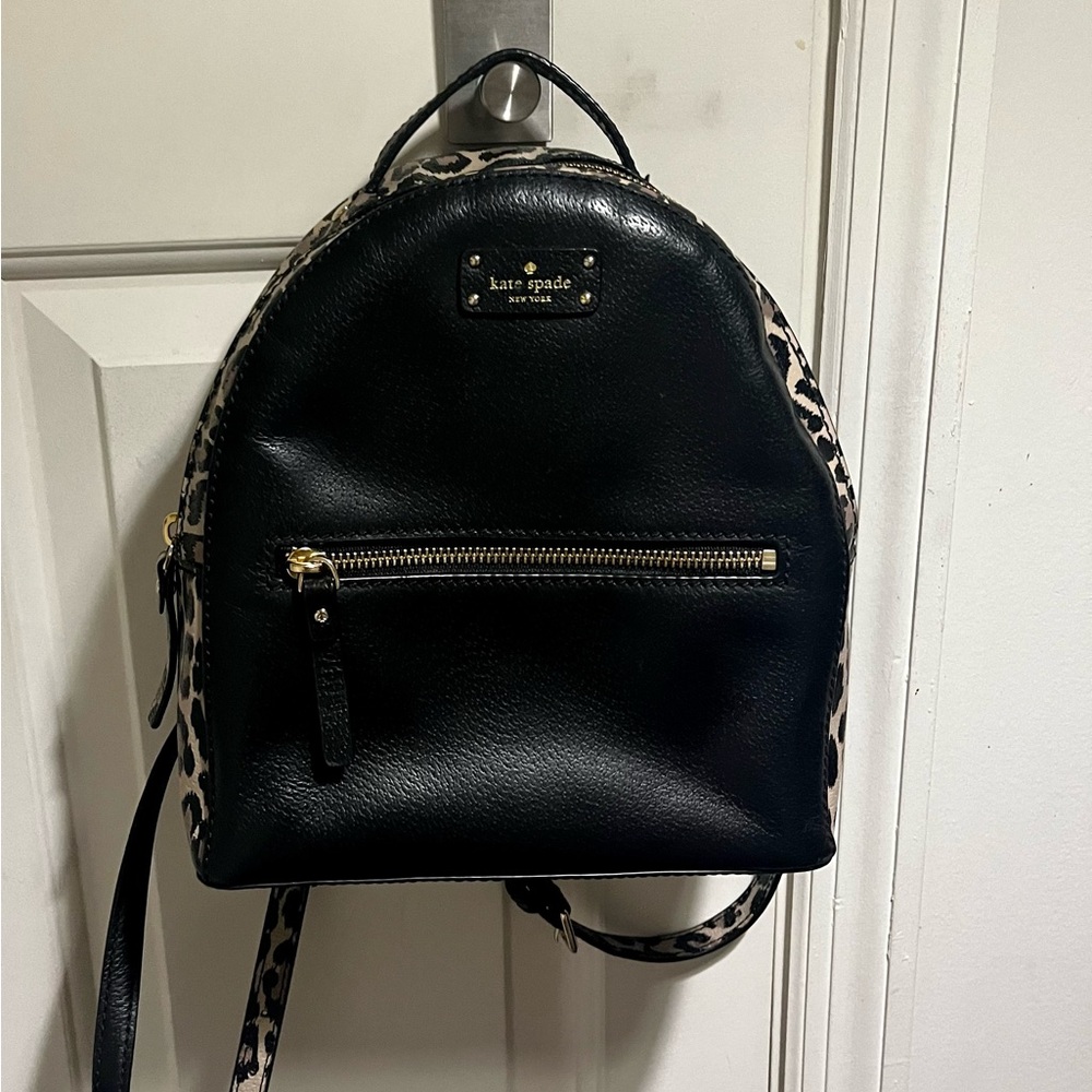 NWOT Kate Spade ♠️ black and animal print 109% cow leather small backpack